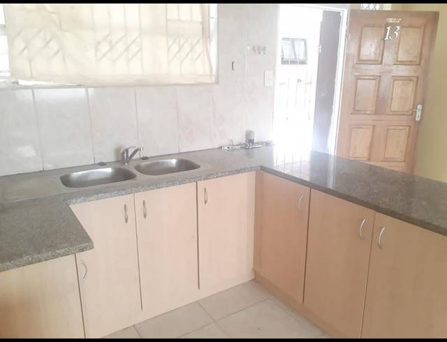 1 BEDROOM PROPERTY TO RENT IN OVERPORT